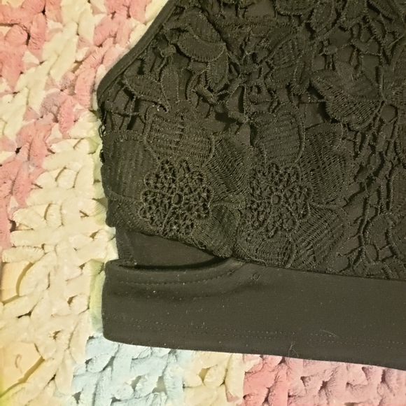 Forever 21 lacey crop cami - Picture 4 of 8